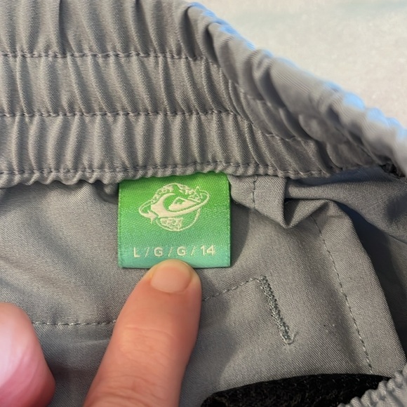 Two Pairs of Boy's Size Large Shorts Surf Billabong Quicksilver - Picture 5 of 8